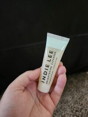 Indie Lee Brightening Cleanser — Mint & Cream